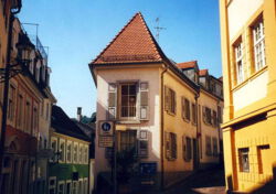 Altstadt Baden-Baden. Dieses Bild basiert auf der freien Enzyklopädie Wikipedia und steht unter der GNU-Lizenz für freie Dokumentation. Der Urheber des Bildes ist Siddhartha Finner Altstadt Baden-Baden. Dieses Bild basiert auf der freien Enzyklopädie Wikipedia und steht unter der GNU-Lizenz für freie Dokumentation. Der Urheber des Bildes ist Siddhartha Finner