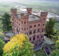 Dieses Bild basiert auf der freien Enzyklopädie Wikipedia und der CC-BY-SA-2.5 License. Der Urheber des Bildes ist Martin Dürrschnabel Jugendherberge Schloss Ortenberg